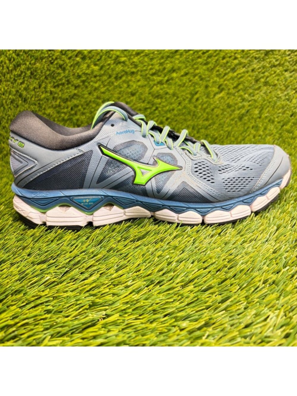 Mizuno Wave Sky 2 Mens Size 10 Gray Blue Athletic Running Walking Shoes Sneakers
